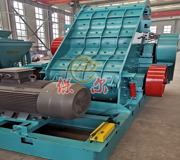 山東雙級(jí)粉碎機(jī)